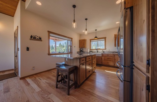 Rexford House | Rock Lot – A 5 Star Vacation! Picturesque 3 BDR Sleeps 9 w/Amazing Views