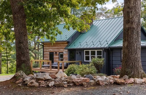 Lovingston House | RockFish Estate | The 100 Collection | HotTub