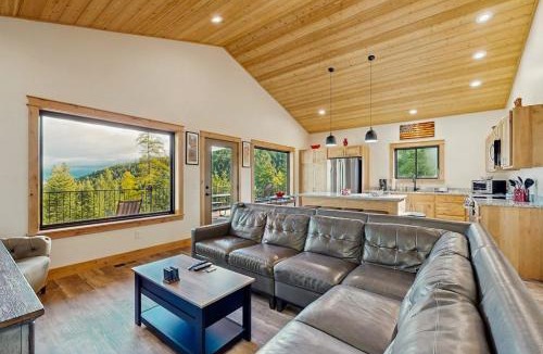 Kalispell House | Rocky Crest Retreat