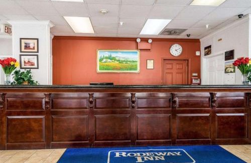 Yorkshire Hotel | Rodeway Inn University