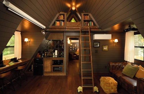 Pocono Pines Cabin | Romantic AFrame| Firepit| Grill | Projector | Pets