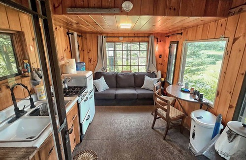 Glenfield Cabin | Romantic dome retreat with private pond