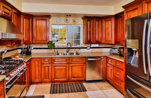 Whittier House | Romantic Hills View with Pool