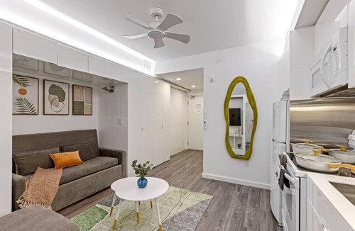 Cleveland Apartment | Rooftop | Free Parking | Near Cleveland Clinic