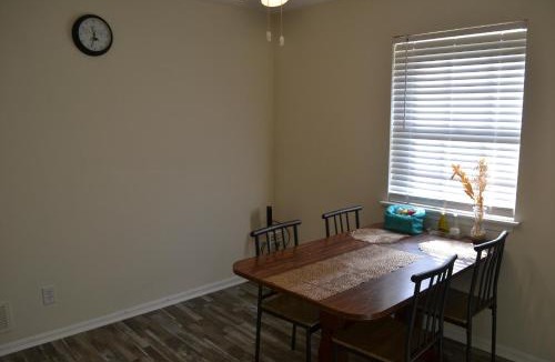 Fifeville House | Room A of a Town House Close to UVA Hospital