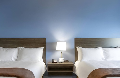 Dahlgren Hotel | Room for Families Near Dahlgren Railroad Trail and Dahlgren Heritage Museum