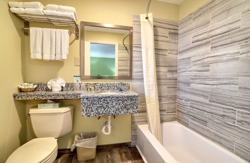 Ballston Spa Hotel | Roosevelt Inn and Suites Saratoga Springs