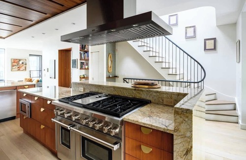 Crown Heights House | Rove Travel | Pacific Row | Duplex w/Backyard