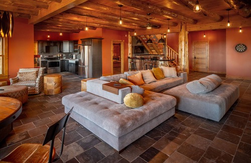 Edray Cabin | Royal Explorer Lodge Ski-in/Ski-Out Slope-side! Snowshoe’s Premier Luxury Cabin