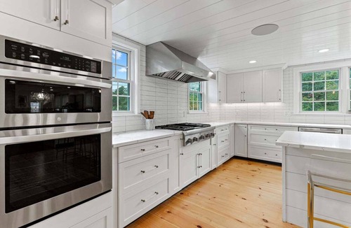 West Chatham House | Royal Retreat: 935-C Renovated Luxury Chatham Home with Pool & Hot Tub