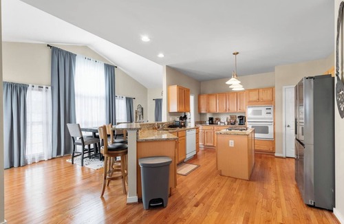 East Highland Park House | Royal Retreat: Luxurious House with 4 King Beds!