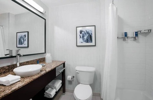 Dania Beach Hotel | Runway to Relaxation: Pool, FREE Airport Shuttle. Close to Hollywood Beach