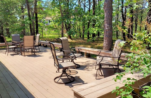 Wellfleet House | Rustic 4BD Gambrel-Wooded Lot, A/C, Only 0.8 MI to Bay Beach or Wellfleet Center