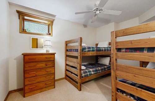 Bumpass House | Rustic lakehouse with views, kayaks, Wifi, Central AC & cozy firepit nights