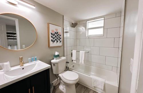 Poinciana Park Apartment | Rustic Retreats Cozy 1BR For 4 Guests Minutes From Las Olas