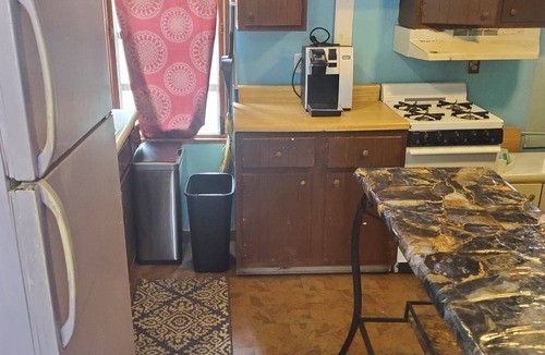Wildwood Apartment | Rustic1BRPet&420 Friendly2.5blocksToBoardsSeptSpecialsProm&SeniorWks22Under25ok