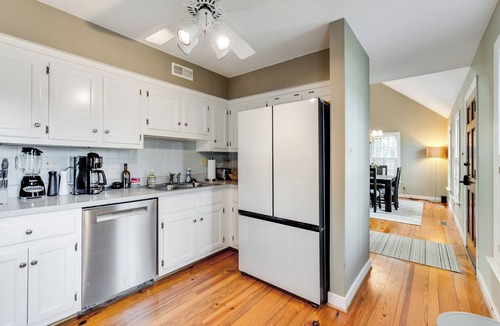 North Chesterfield House | RVA Old Willow Bungalow | Quaint & Quiet | 2 Kings