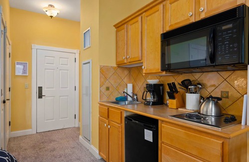 Edray Condo | S102|Hot tub, Garage, Ski in/out