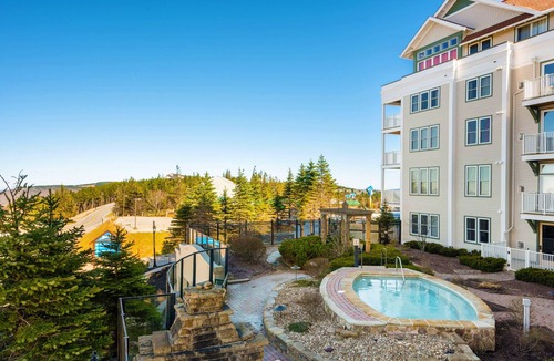 Edray Condo | S102|Hot tub, Garage, Ski in/out
