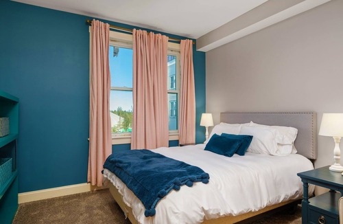 Edray Condo | " S202-204|Hot Tub,Garage,Ski in/out"