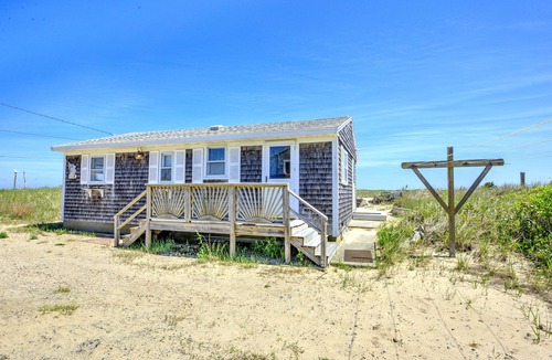 Sagamore Beach Cottage | Sagamore Beachfront Cottage Escape