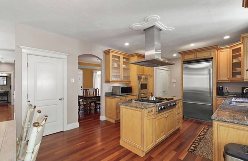 Sagamore Beach House | Sagamore Manor ~ Pool ~ Hot Tub ~ 5 Minutes to Beach!