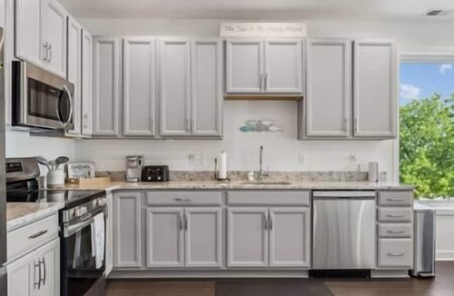 Issue Apartment | Sail Away