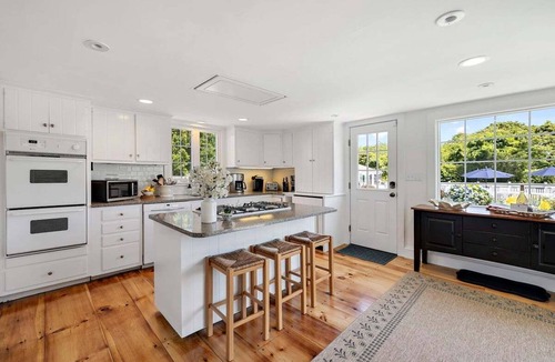 Chatham House | Sail Loft: 489-C Updated Chatham Family Compound, Heated Pool w/Hot Tub, Walk to Town/Beach