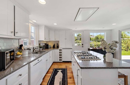 Chatham House | Sail Loft: 489-C Updated Chatham Family Compound, Heated Pool w/Hot Tub, Walk to Town/Beach