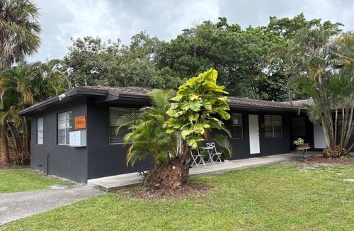 Sailboat Bend Apartment | Sailboat Bend Apartments. Apt # 1