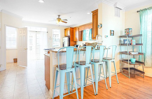 Ocean City House | Saint Louis Ave townhouse central AC & private washer/dryer - near the ocean