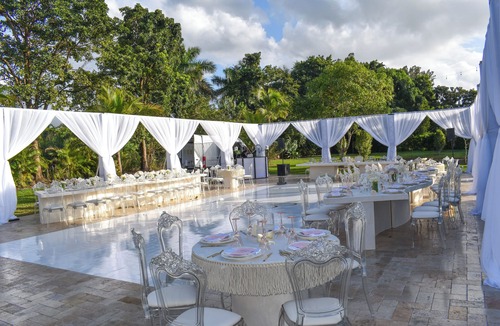 Davie House | Saint Patrick Palace - Wedding-Ready Luxury Estate w/Pool & Guest Cottage
