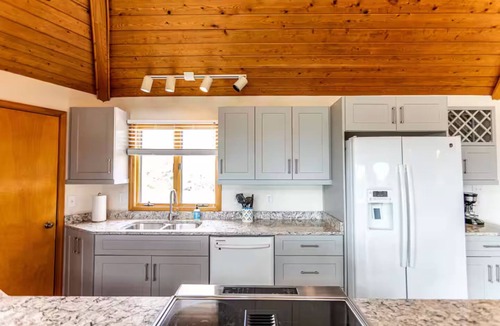 Southern Shores Cottage | Salty Ober + Semi-Oceanfront with Private Pool