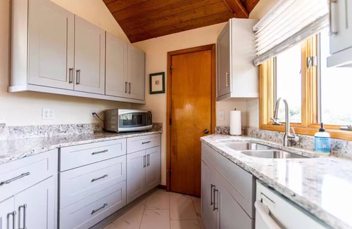 Southern Shores Cottage | Salty Ober + Semi-Oceanfront with Private Pool