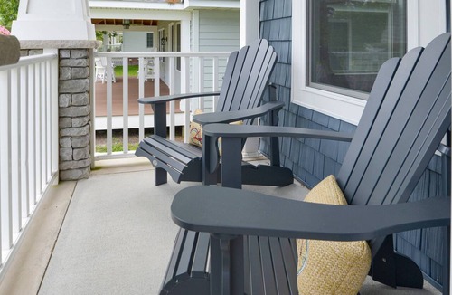 Cape Charles House | Salty Sea Shack, Near Park, Beach & Pet-Friendly