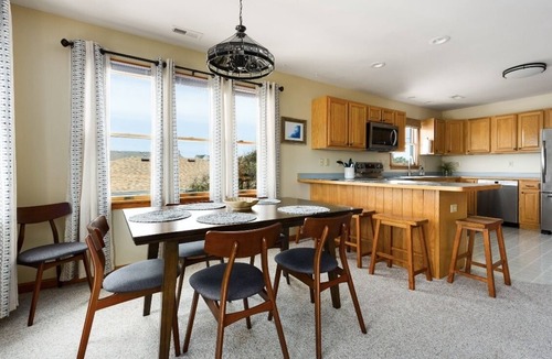 Kill Devil Hills Cottage | Salty Vibes/2 Blocks to Beach/Close Beach Access/Wright Memorial & Ocean Views