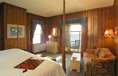 Oxford Hotel | Sandaway Suites & Beach Boutique Hotel, Private Beach, Walk to Dining & Shops!