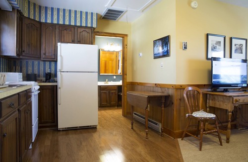 Oxford Apartment | Sandaway Suites & Beach - Full Kitchen & Private Beach Access - Eastern Shore MD