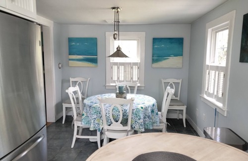 West Yarmouth House | SANDTRAP! BEACH short walk! Marinas, Golf, Shopping & Restaurants short drive!