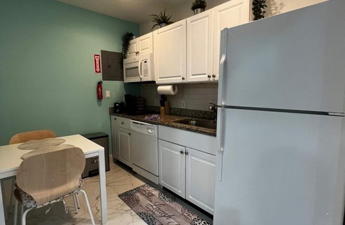 Lake Ridge Apartment | Sandy Shore Studio 5 min to beach