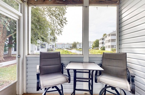 Rehoboth Beach Condo | Sanibel Village Condo w/3 pools & private patio