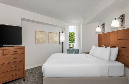 Pompano Isles Resort | Santa Barbara | Romantic Beach Retreat | Pool + Beach