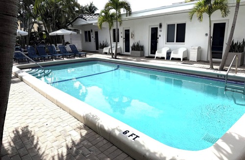 Lauderdale-by-the-Sea Apartment | Sapphire by the Sea Unit 11 King Pool View Studio, kitchen, pool view, Sleeps 2