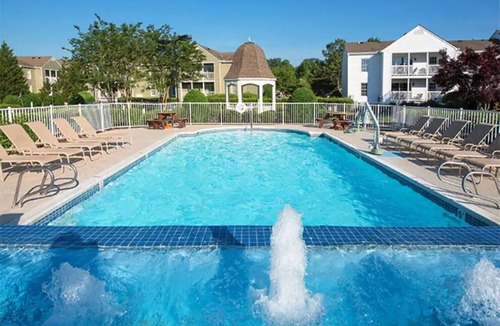 Williamsburg House | Save on your Stay in the Heart of Williamsburg