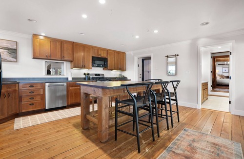 Warwick House | Saybrook Hall | Pickleball, Pool, and Hot Tub!