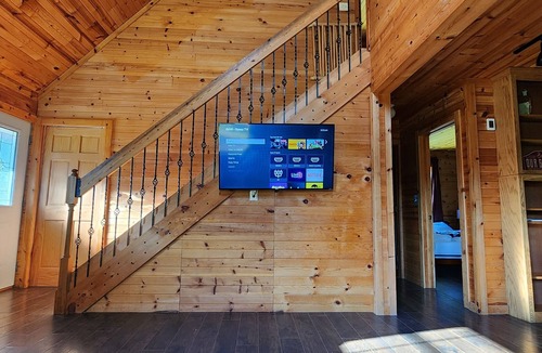 Helvetia Cabin | Schwyz Riverfront Retreat in Helvetia.