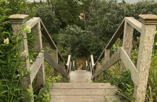 Siasconset House | Sconset vintage mansion ON bluff-private beach access- close to the village