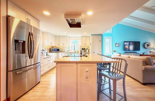 West Yarmouth Cottage | Sea And Be - Cape Cod Cottage