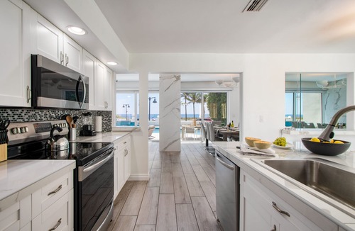 Birch Park Finger Streets House | Sea Breeze by AvantStay | Across From Fort Lauderdale Beach! Pool, Fire pit!