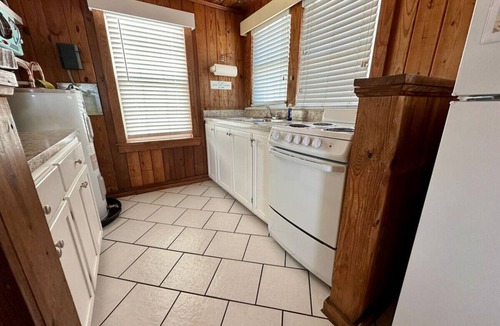 Kill Devil Hills Cottage | Sea Captain's Cottage 3 (Oceanfront Cottage Court)